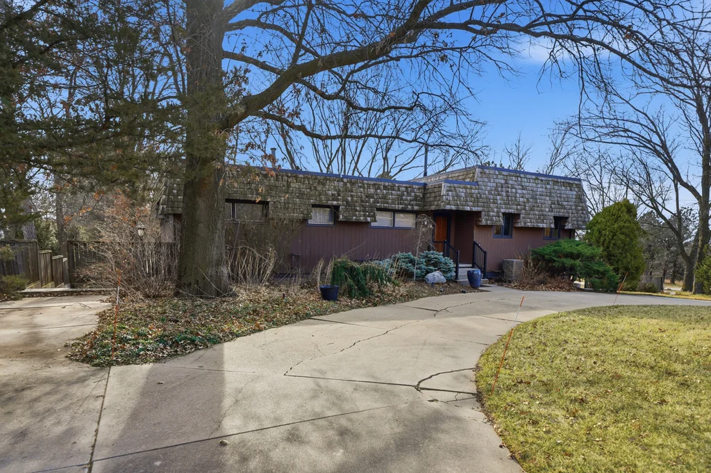7803 N Shore Dr-07