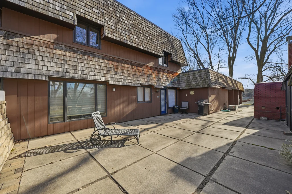 7803 N Shore Dr-09