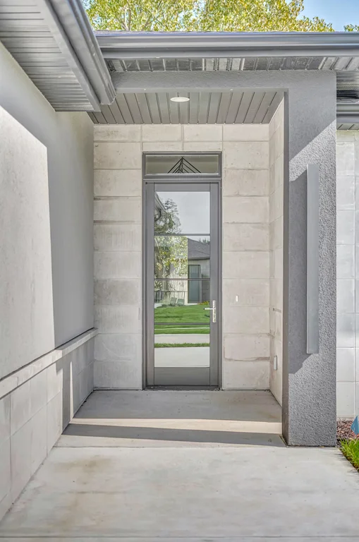 6255 Carveth Dr-09