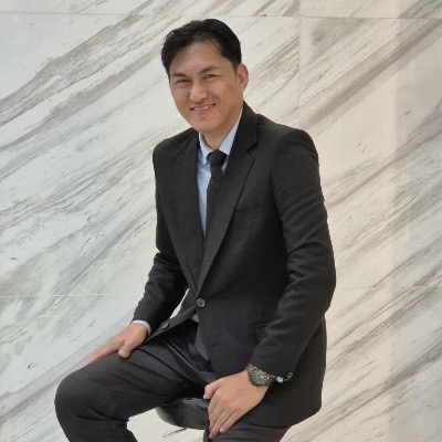 Michael Oliquino, listing agent
