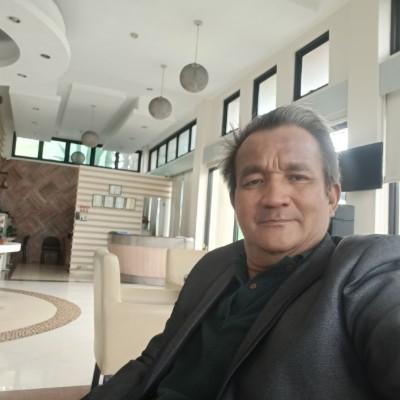 Rolando Ferrer , listing agent