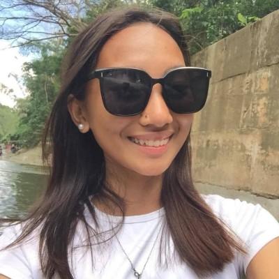 Rose Jañolan Villareal, listing agent