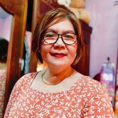 Juliet Paglinawan, seller