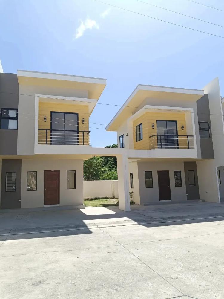Breeza Coves Phase 2 - 3BR Mid Unit  — Philippines, 