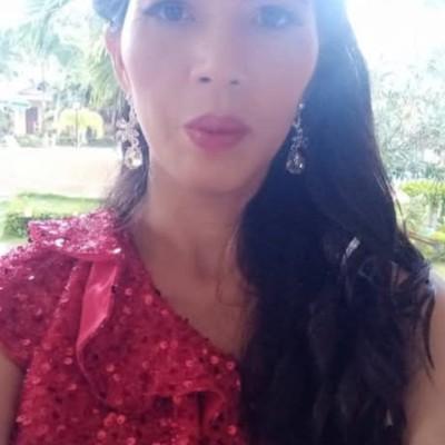 Aileen Badillo , seller