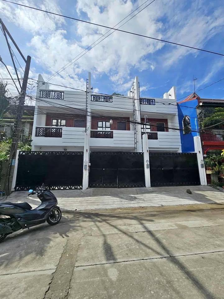 Brgy Sta.Lucia Pasig City - Townhouse House and Lot — Philippines,