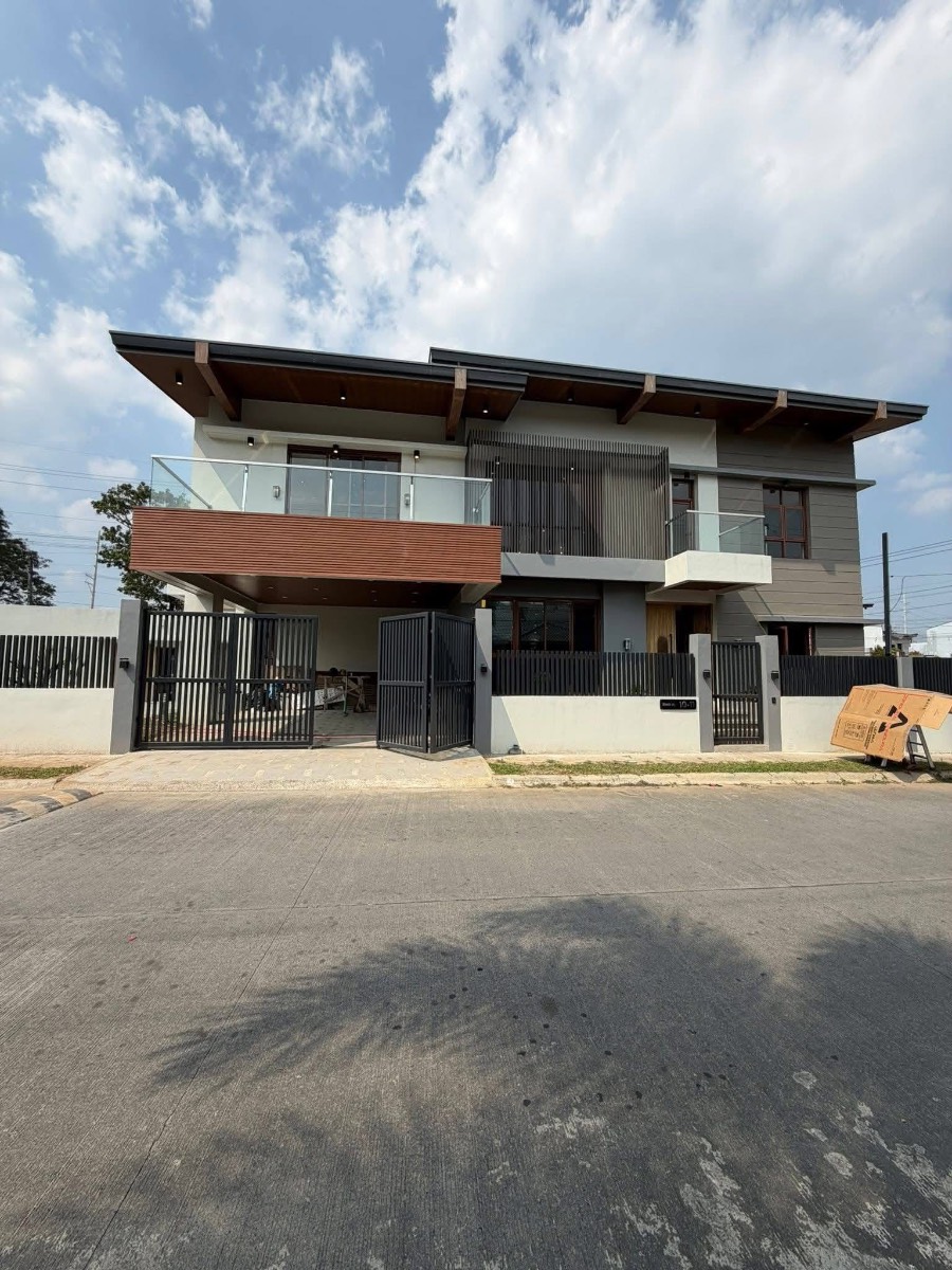 3 Storey House and Lot  — Philippines, 