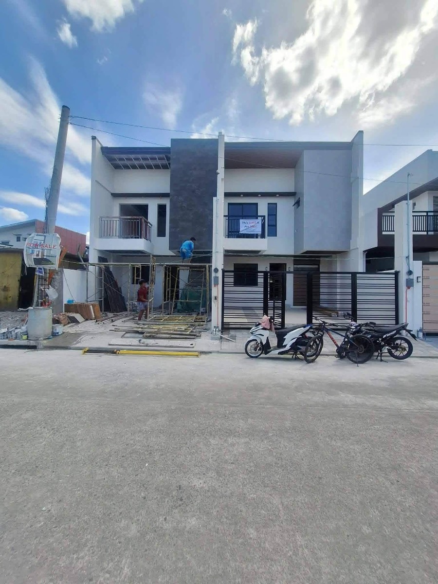 Duplex House and Lot  in Philippines, 