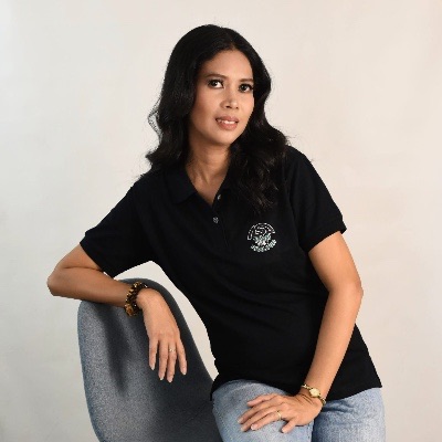 Mary Grace Garcia, listing agent