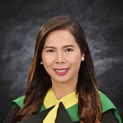 Cristy Angcahan, listing agent