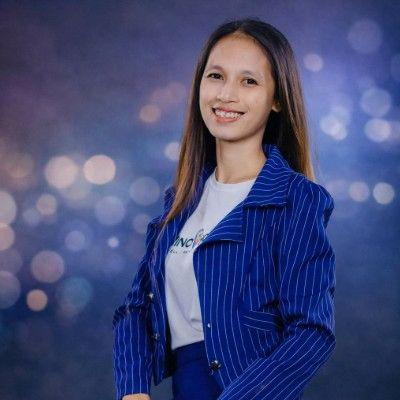 Jeshelle Vieron, listing agent