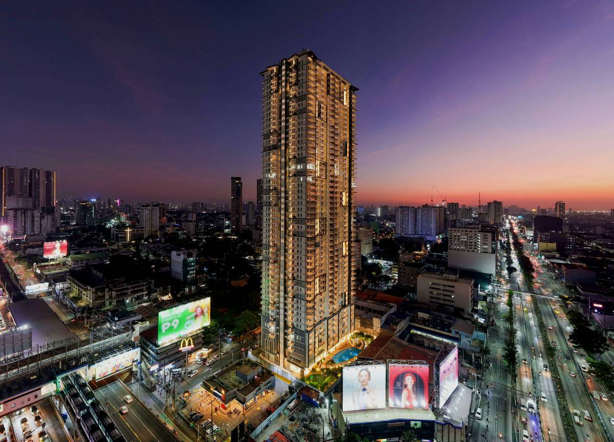 THE CRESTMONT - 3 BR Unit in Philippines, 
