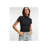Blusa Texturizada com Gola Alta com Frufru Preto