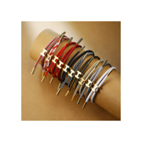 Pulseira em formato de H, luxuosa, banhada a prata, em aço inoxidável, resistente ao desbotamento, para homens e mulhere