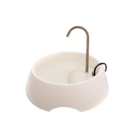 AMICUS - Fonte Bebedouro de Água Portátil AQUA MINI para Gatos e Cães - Fontes de Água para Pets, Bebedouro para Animais de Estimação - Adaptável, Aço Inoxidável, Bivolt - 1,2L de Capacidade - Branca