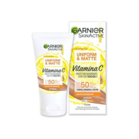 Garnier Uniform & Matte Protetor Solar Hidratante com Vitamina C, Efeito Matte Antioleosidade, Previne Manchas e Corrige o Tom da Pele, Tecnologia Camaleão, Cor Morena, 40g