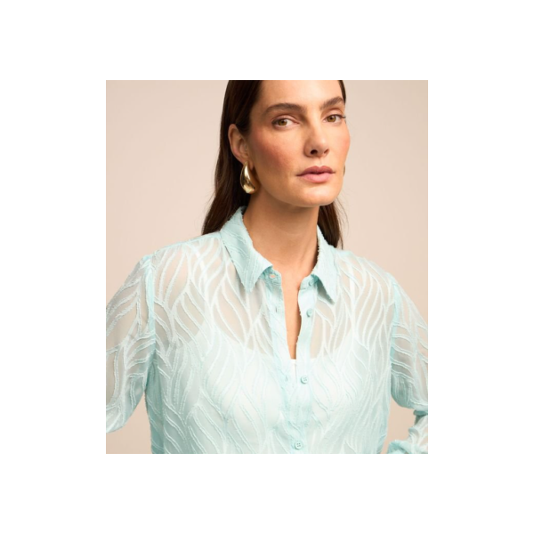 Camisa com Textura Jacquard e Leve Transparência Azul