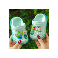 Sapatos de Buraco para Crianças Buzz Lightyear Cartoon Slippers de Verão Menina Bebê em Casa