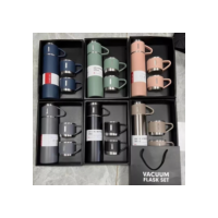 caneca Kit Garrafa Térmica Vacuum Bottle Inox 500ml + 3 Xícaras Bebidas Fria ou Quente