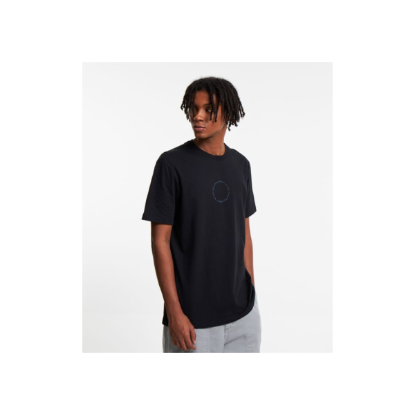 Camiseta Comfort em Algodão com Lettering Circular em Relevo Preto