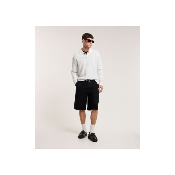 Bermuda em Sarja com Bolso Lateral Preto