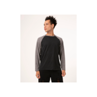 camiseta raglan manga longa preta