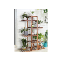 Prateleiras de plantas, envernizado organização de varanda, interior Lisboa