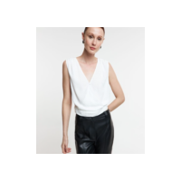 Blusa em Chiffon com Decote Transpassado e Texturas Branco Neve