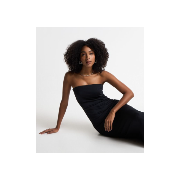 Vestido New Midi em Ponto Roma e Decote Tomara que Caia Preto