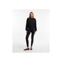 Calça Legging em Ponto Roma com Detalhe Lateral em Cirre Preto
