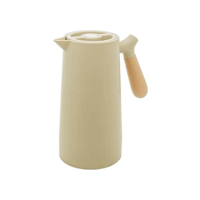 WOLFF - Garrafa Térmica de Plástico com Cabo de Madeira Nórdica 1L Menta - Mesa Posta - Itens Para Casa - Utensílios de Cozinha - Perfeita Para Café e Chá