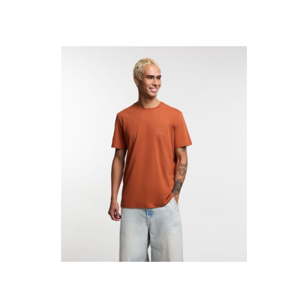 Camiseta Comfort em Algodão Peruano com Lettering no Peito Marrom Telha
