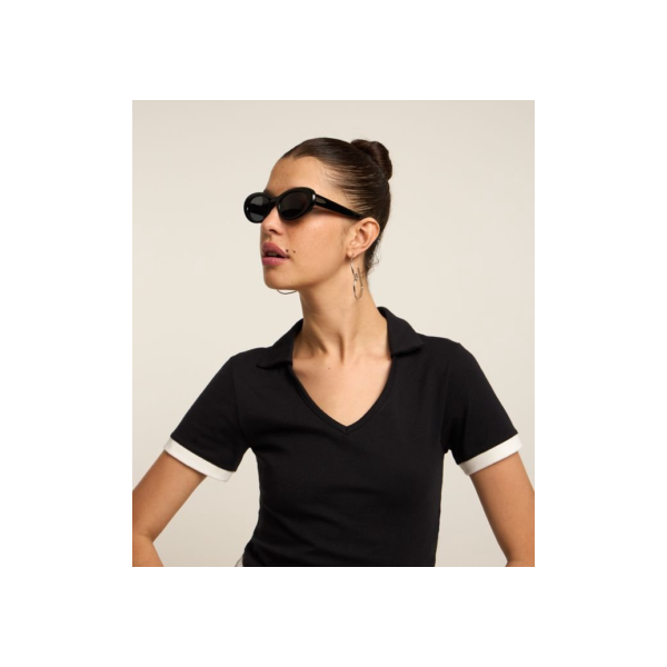 Blusa em Algodão com Gola Polo e Detalhe na Manga Preto
