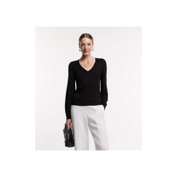 Blusa em Viscose com Decote V e Superfície com Fio Metalizado Preto