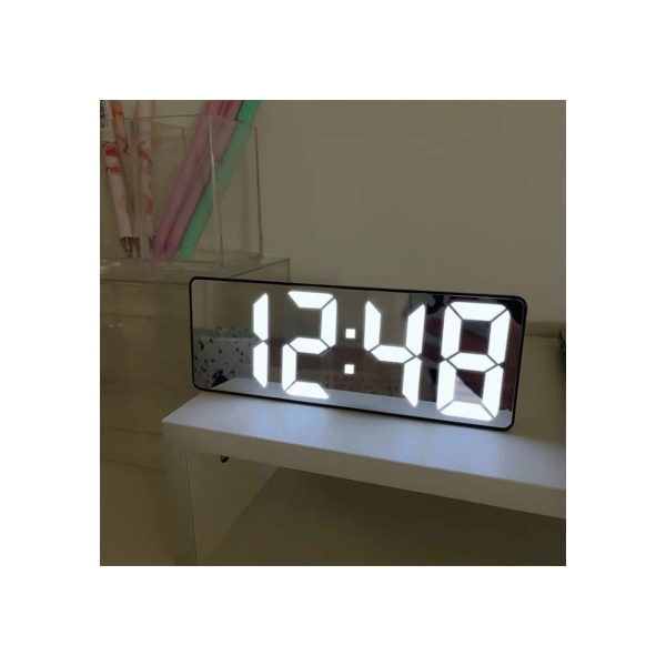 Relógio Despertador Digital De Mesa 16X2.5X6cm Decorativo Alarme Temperatura Pilha AAA Usb Preto