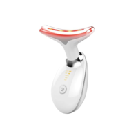 Massageador Facial LED 7 Cores - Modos, Aparelho Anti-Rugas para Rosto e Pescoço, Tratamento Estético Vibratório com Luz LED Para Elevação da Pele Lifting Bivolt Recarregável (Branco)