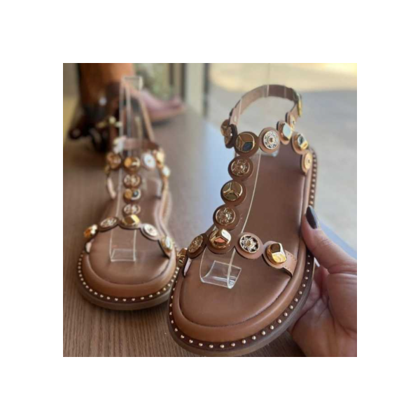 Sandália Feminina  Flatform com tachas Douradas.