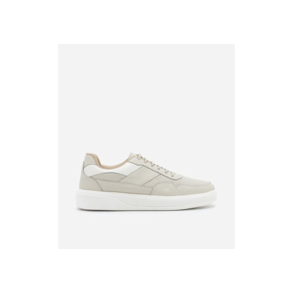 Tênis Casual em Couro com Calce Fácil e Cadarços Elásticos Bege