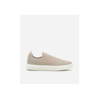 Tênis Slip On em Material Sintético com Recortes Bege e Branco