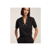Blusa em Crepe com Decote V e Detalhe de Ilhoses Preto