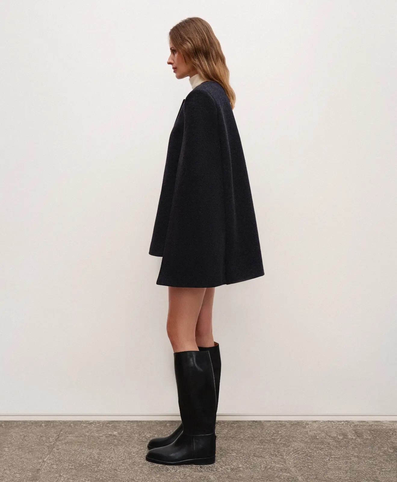 Women’s grey wool cape Madison in classic old money style