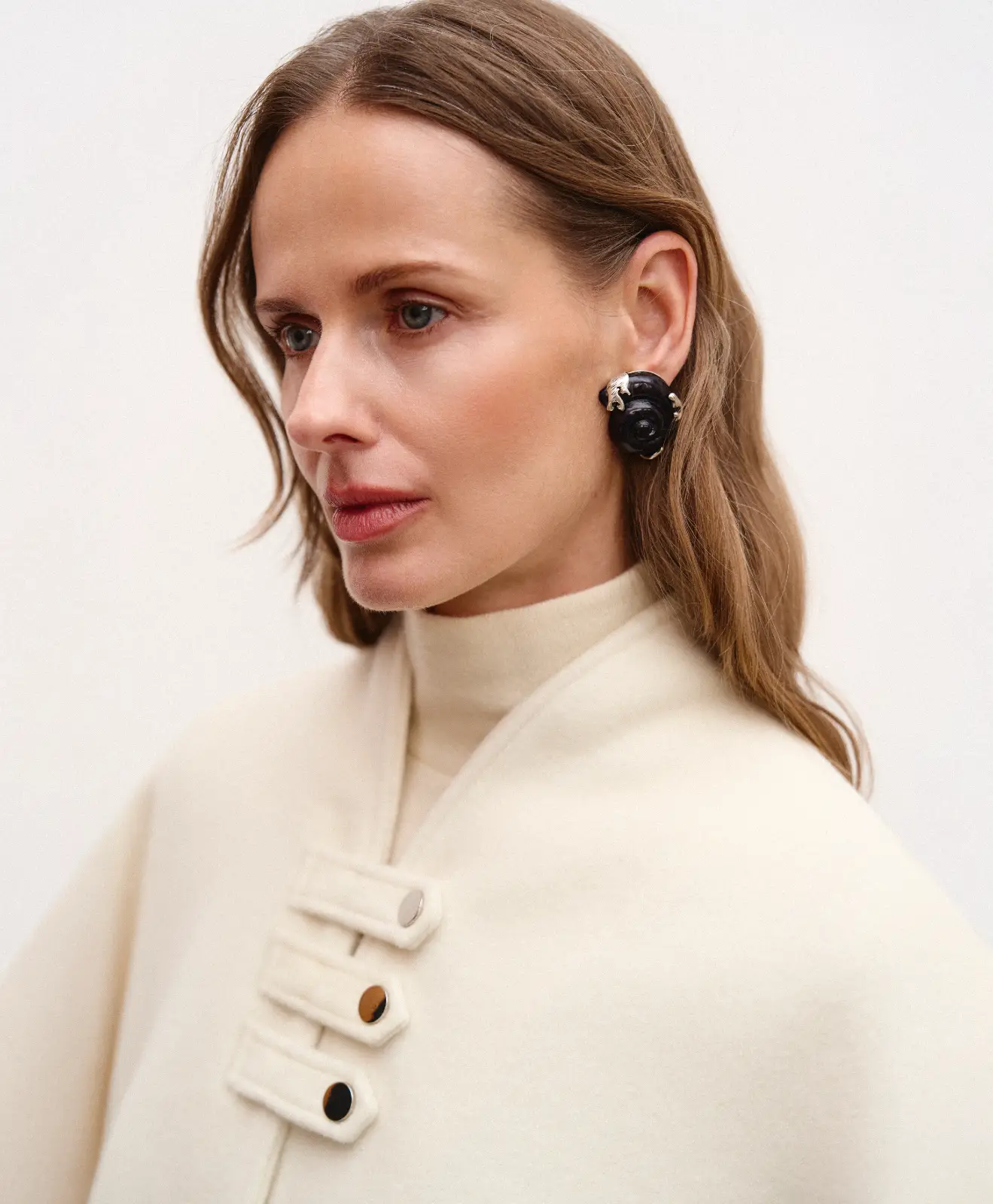 Creamy white wool and cashmere poncho Swan in a classic old money aesthetic