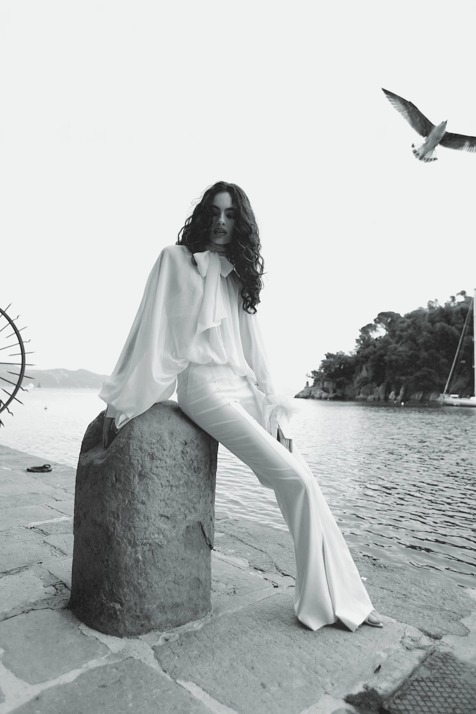 White silk blouse Dolce with voluminous sleeves, a fluid drape and scarf-neck detail