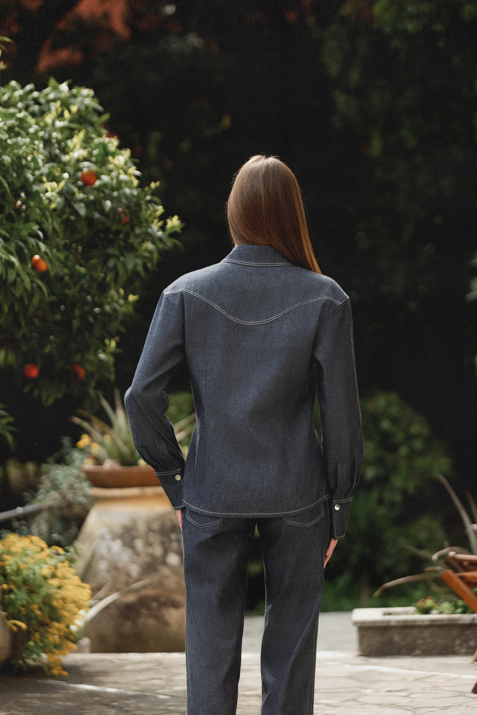 Designer tailored structured denim shirt with silver-tone snap buttons