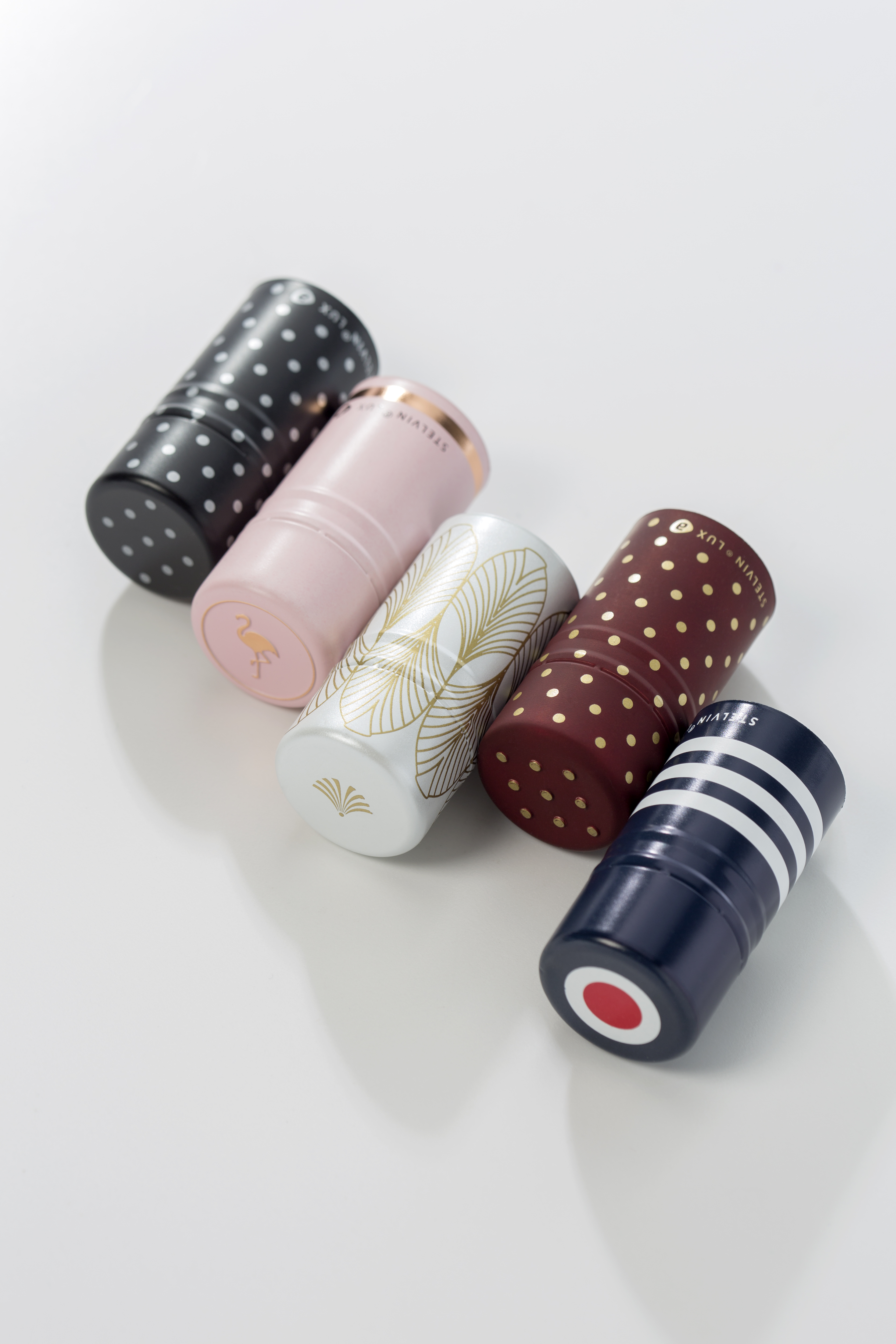 STELVIN®  screwcap and STELVIN®  LUX capsule à vis