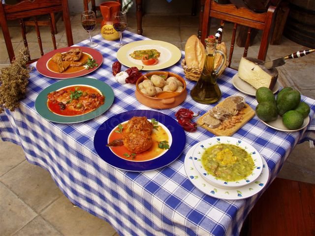 Découverte personnalisé des endroits et traditions de l'île avec un amigos local - Miniature 2