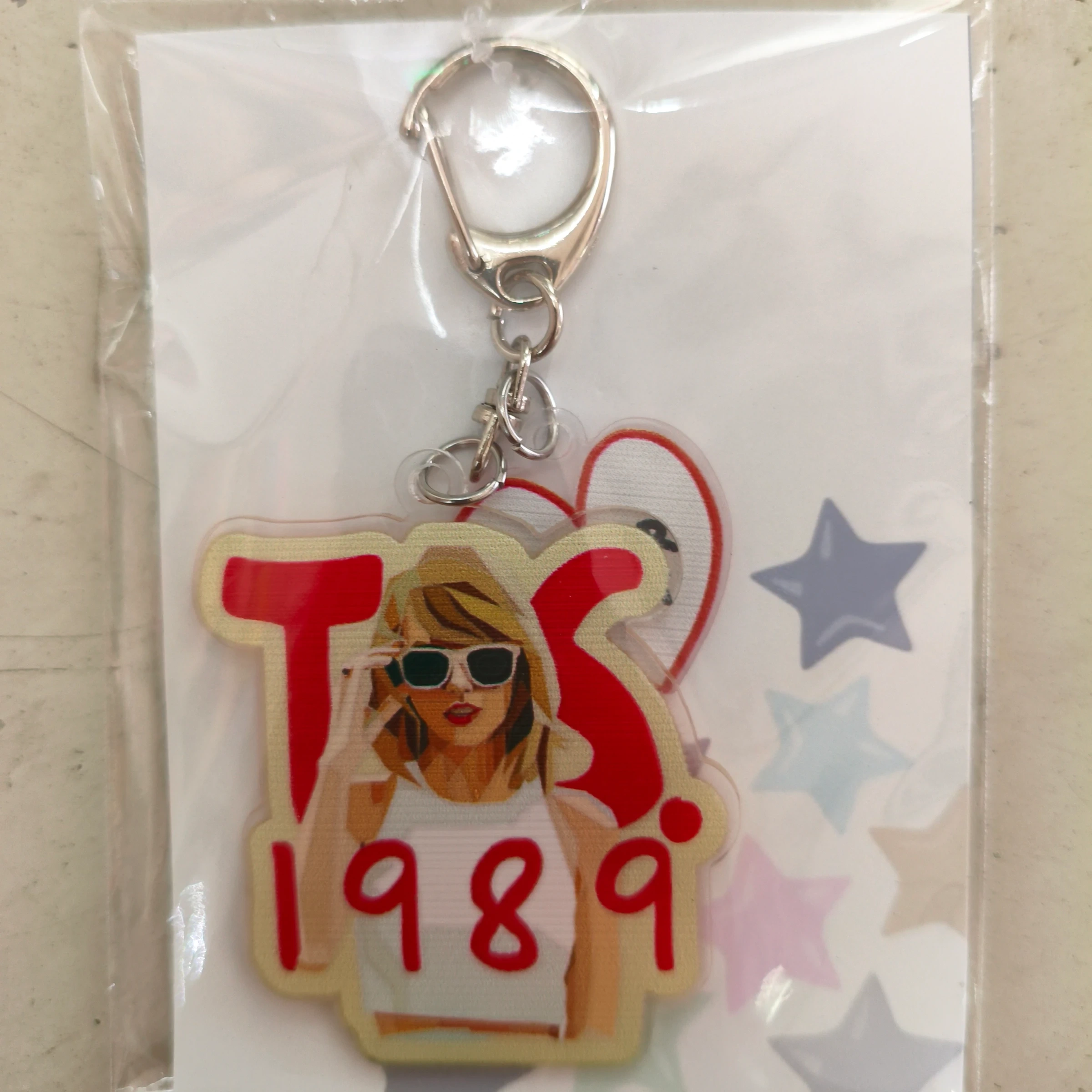 Taylor Swift/ 1989 letras rojas