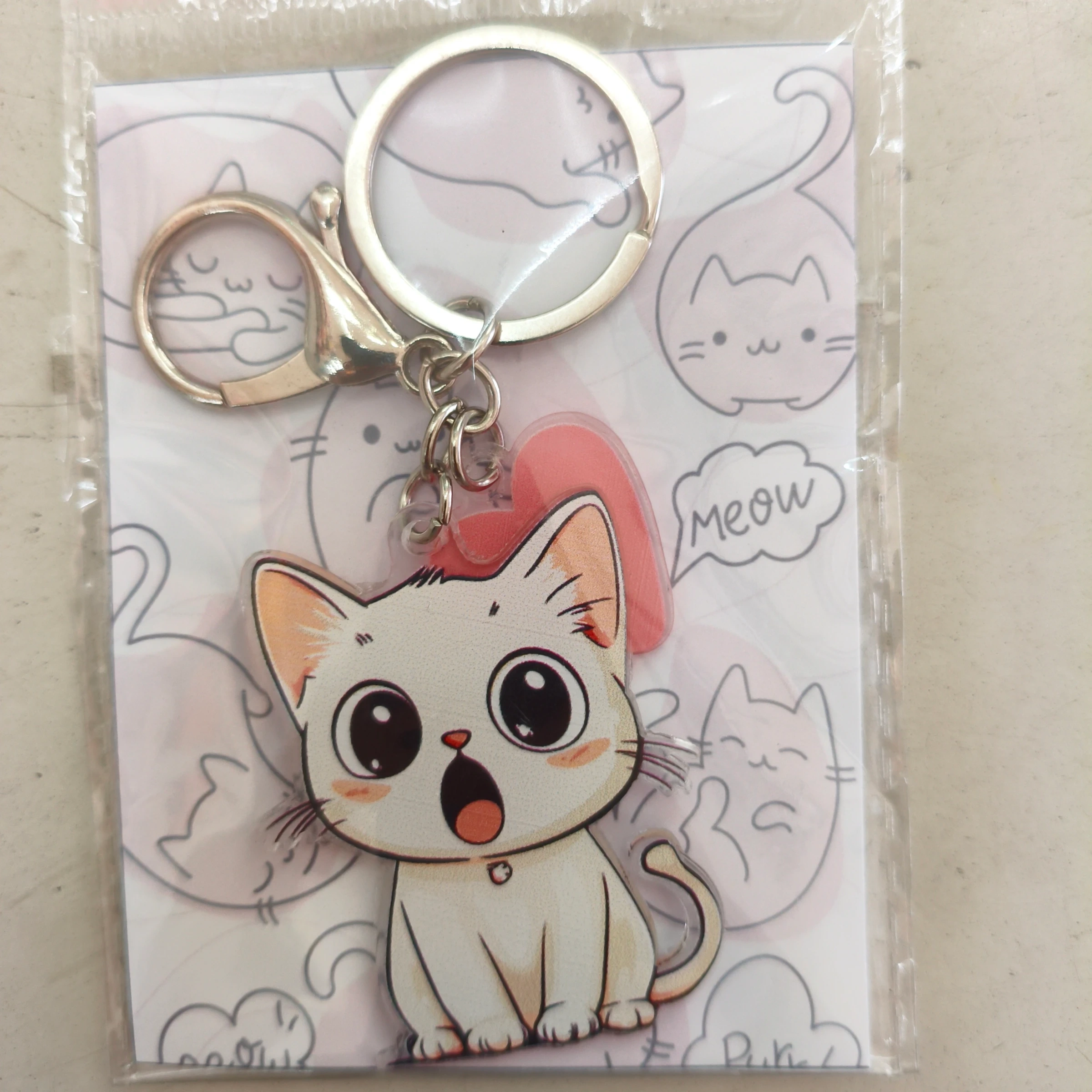 Gatito blanco