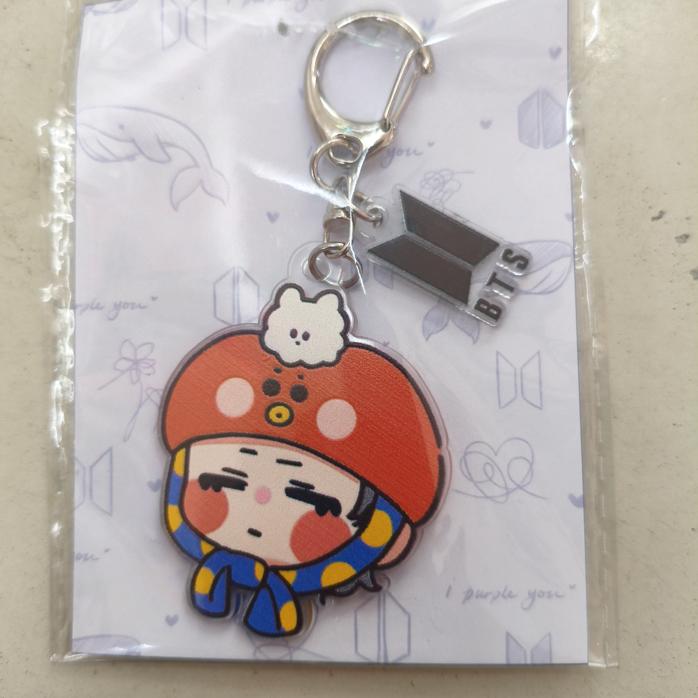 BTS/ chibi con gorros Bt21 - Tata