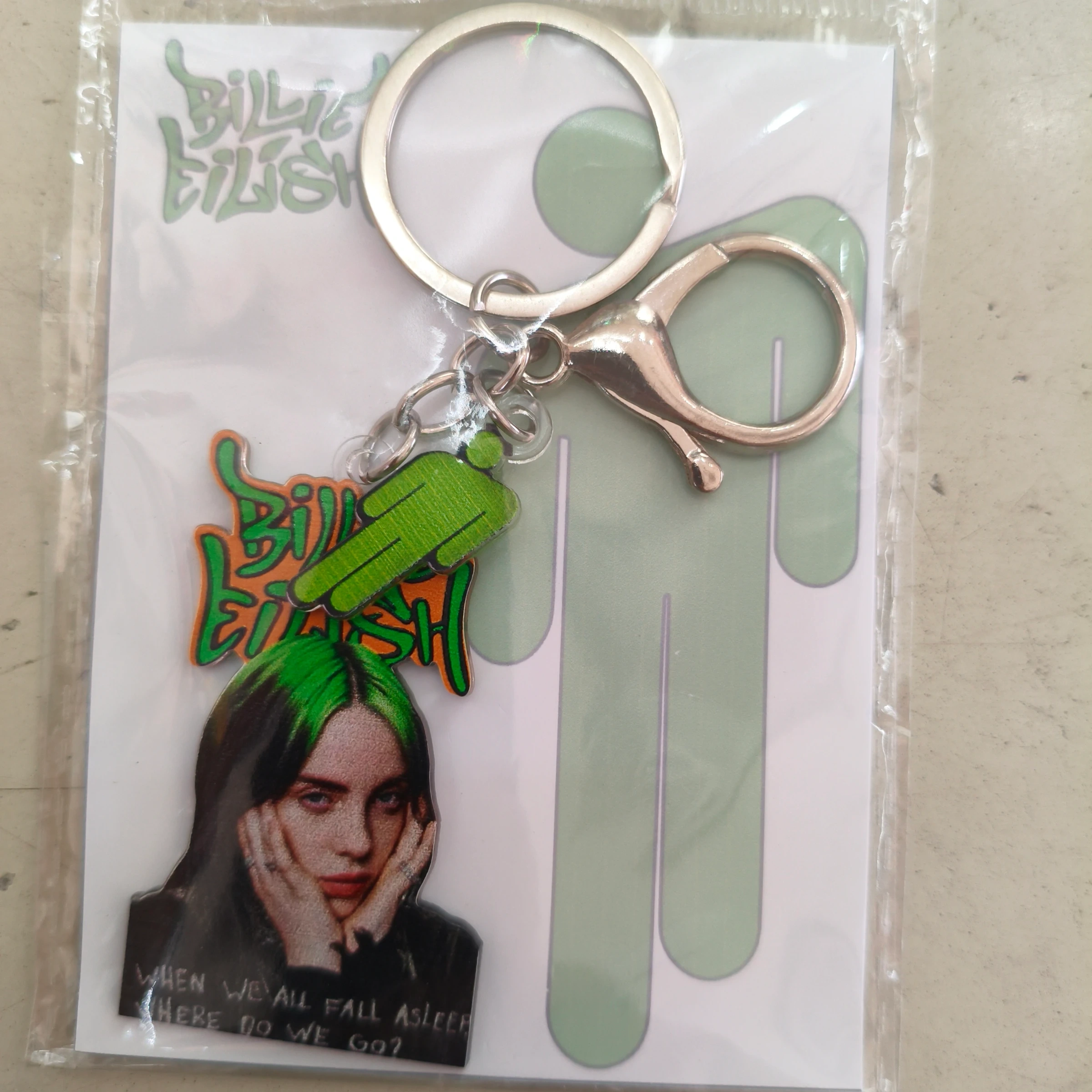 Billie eilish/ cara chica y letras
